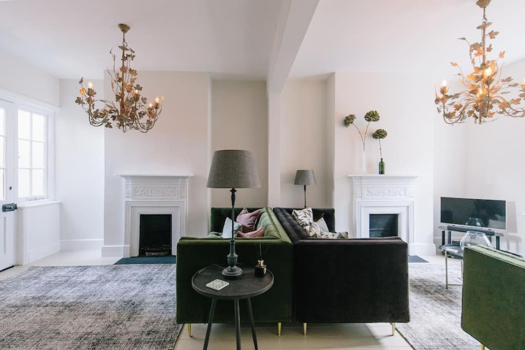Beautiful House, Cirencester Centre, Parking Ngoại thất bức ảnh