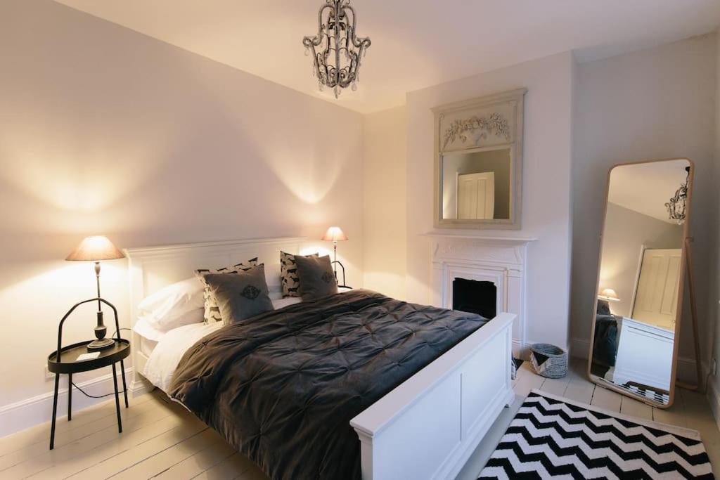 Beautiful House, Cirencester Centre, Parking Ngoại thất bức ảnh