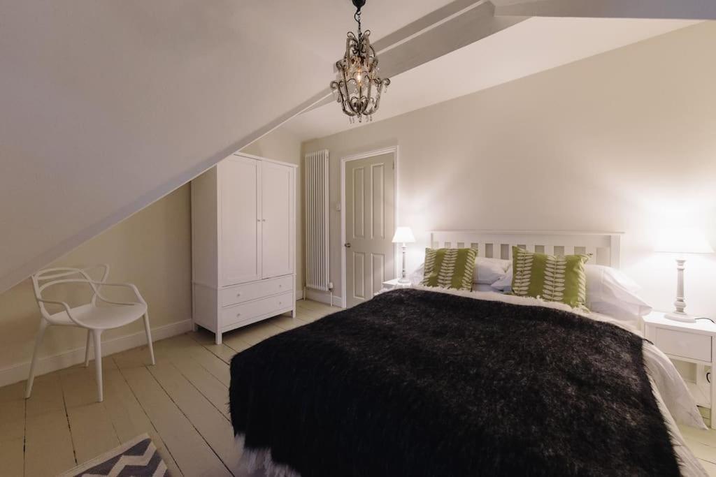 Beautiful House, Cirencester Centre, Parking Ngoại thất bức ảnh