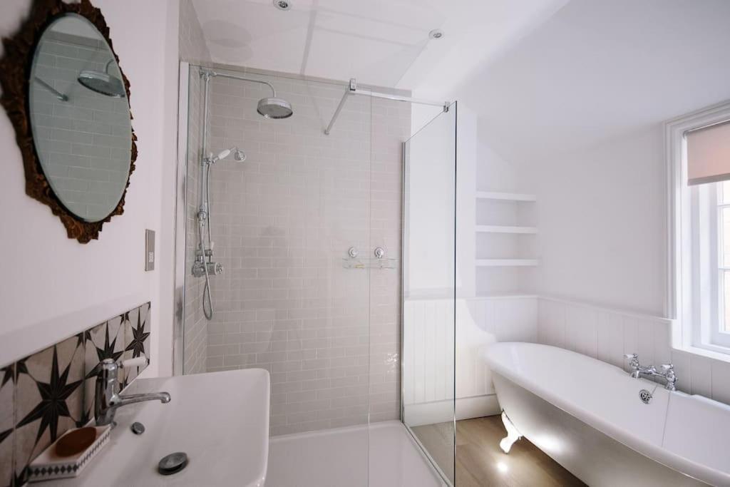 Beautiful House, Cirencester Centre, Parking Ngoại thất bức ảnh